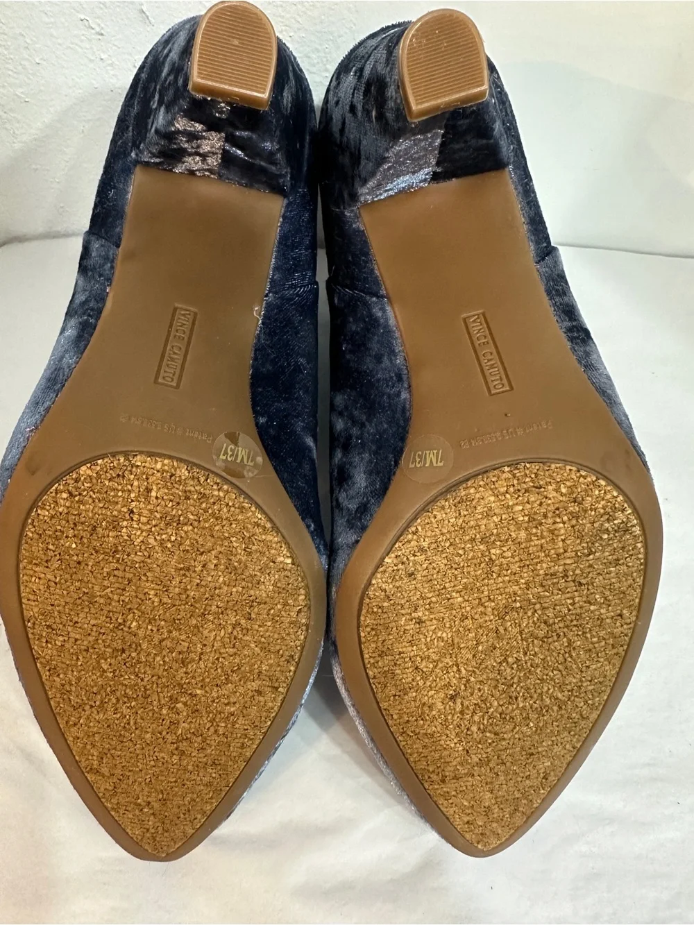 Vince Camuto plush velvet
